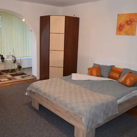 Lägenhet St's Martin Church *